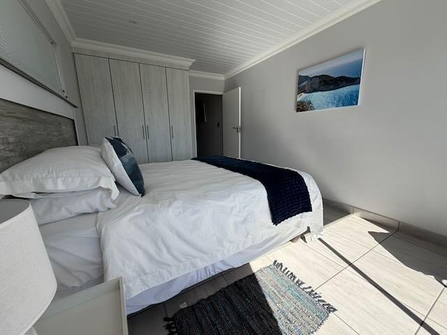 5 Bedroom Property for Sale in Reebok Western Cape